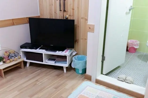 Oda (Sneaky room)