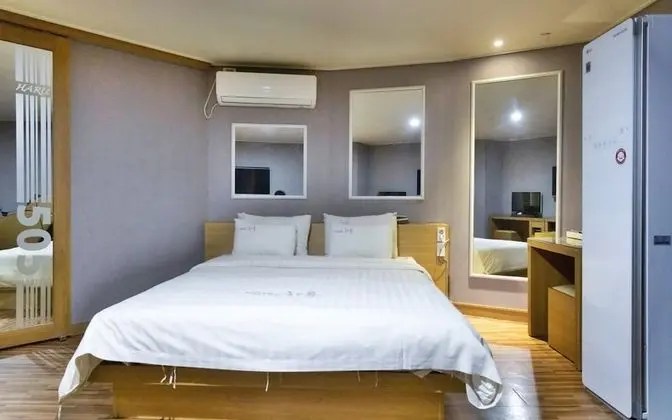 Oda (Corner Suite sitting type (Breakfast )