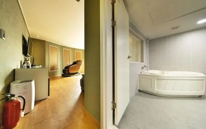 Oda (Corner Suite sitting type (Breakfast )