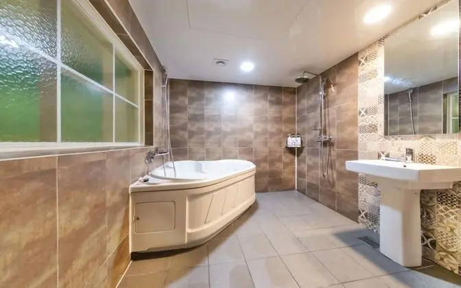 Oda (Deluxe (no breakfast styler Netflix &)