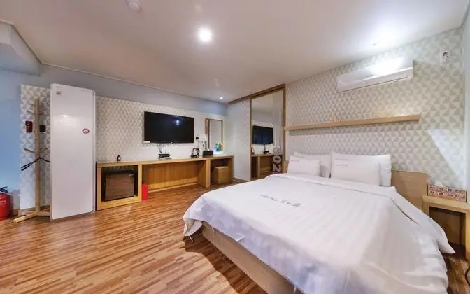 Oda (Deluxe (no breakfast styler Netflix &)