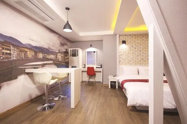 Oda (Semi-Suite room A (Netflix viewing av)