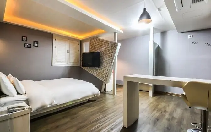 Oda (Semi-Suite room A (Netflix viewing av)