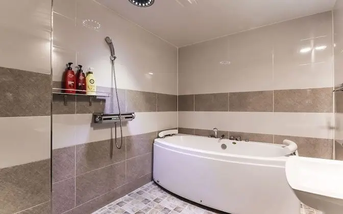 Oda (Special room (Netflix viewing availab)