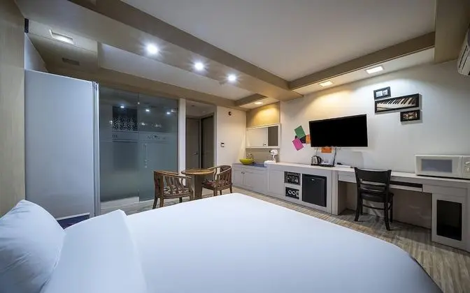 Oda (Standard room (with Lauren Williams m)