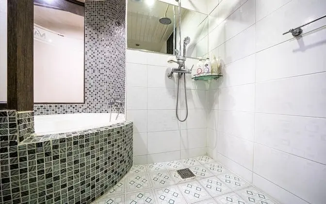 Oda (Standard room (with Lauren Williams m)