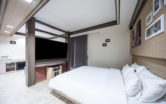 Oda (VIP (Styler TV Netflix Available))