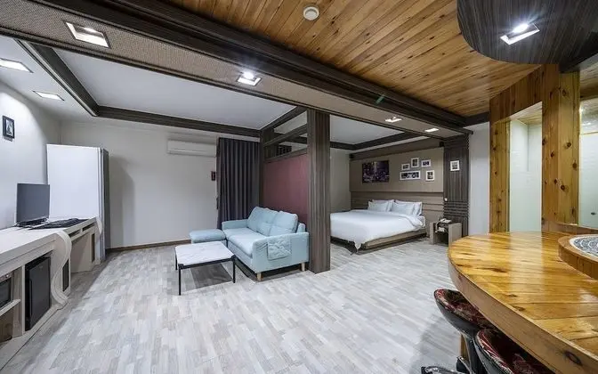 Oda (VIP (Styler TV Netflix Available))