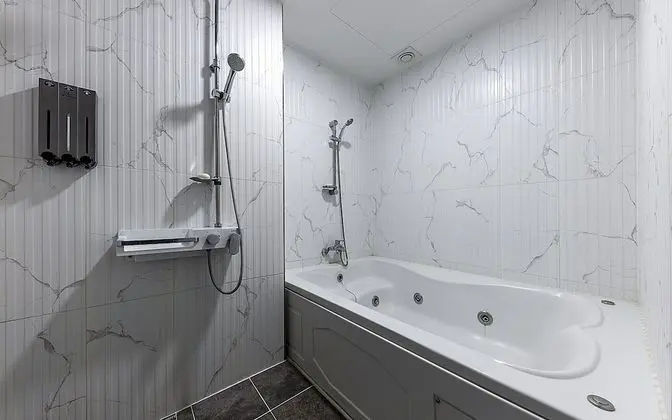 Oda (Premium (Whirlpool for 2 people 1 PC )