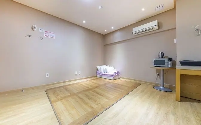 Oda (Ondol Room (Breakfast/Tue-Fri only))