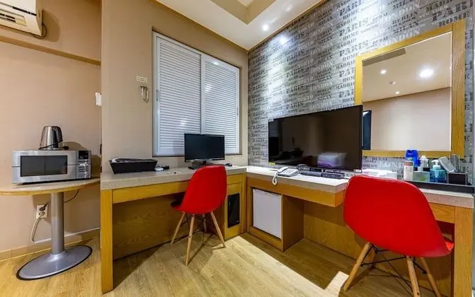 Oda (Ondol Room (Breakfast/Tue-Fri only))