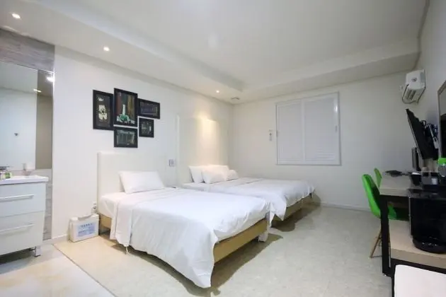 Oda (Twin (double single bed breakfast/Tue)