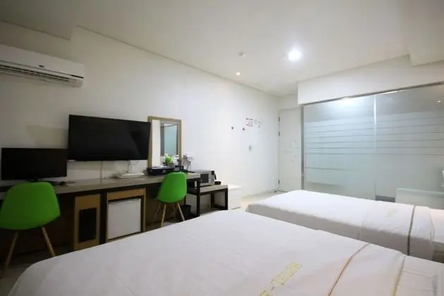 Oda (Twin (double single bed breakfast/Tue)