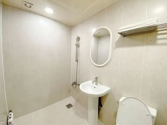İki Ayrı Yataklı Oda (Extra futon set charge 10,000 on site)