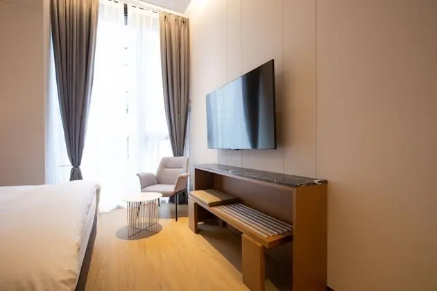 Deluxe Tek Büyük Yataklı Oda