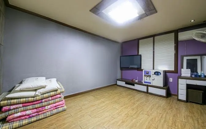 Oda (Korean-style Ondol Room)
