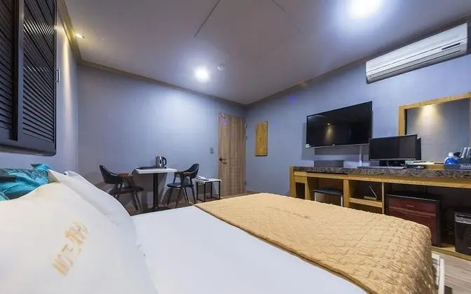 Oda (Deluxe Room (Netflix viewing mobile p)