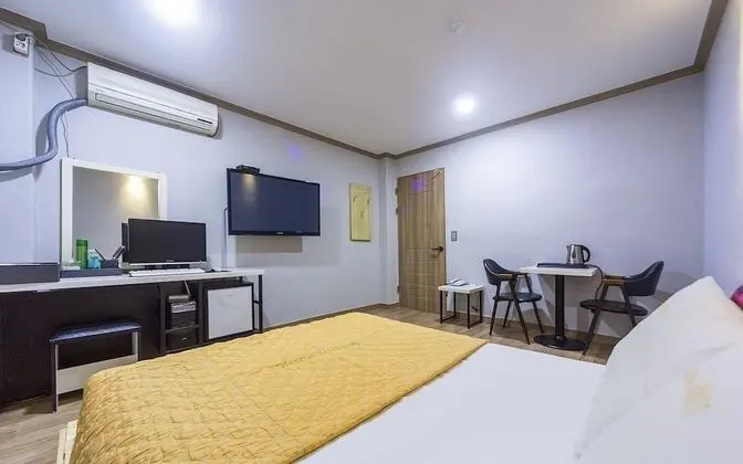 Oda (Deluxe Room (Netflix viewing mobile p)