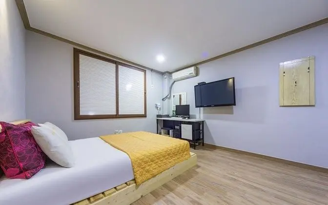 Oda (Deluxe Room (Netflix viewing mobile p)