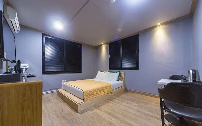 Oda (Deluxe Room (Netflix viewing mobile p)