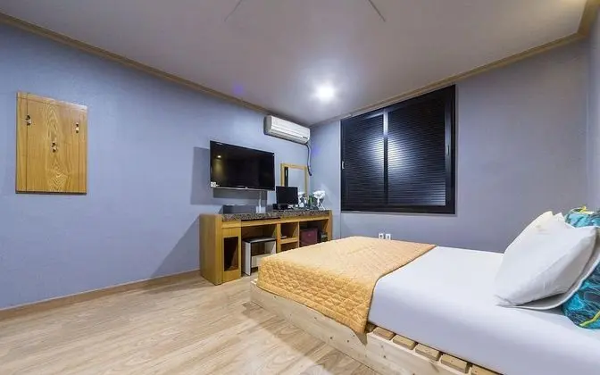 Oda (Deluxe Room (Netflix viewing mobile p)