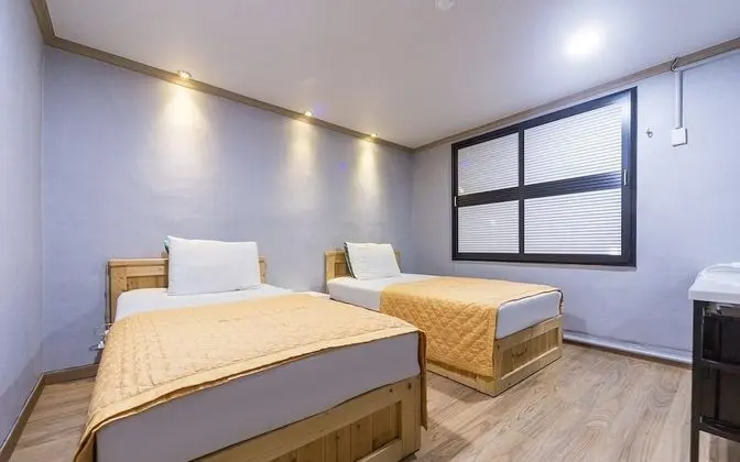 Oda (Twin Room (Netflix viewing possible m)