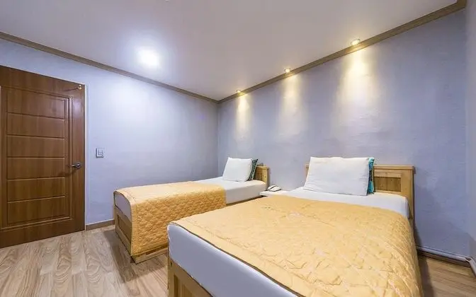 Oda (Twin Room (Netflix viewing possible m)