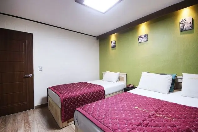 Oda (Twin Room (Netflix viewing possible m)