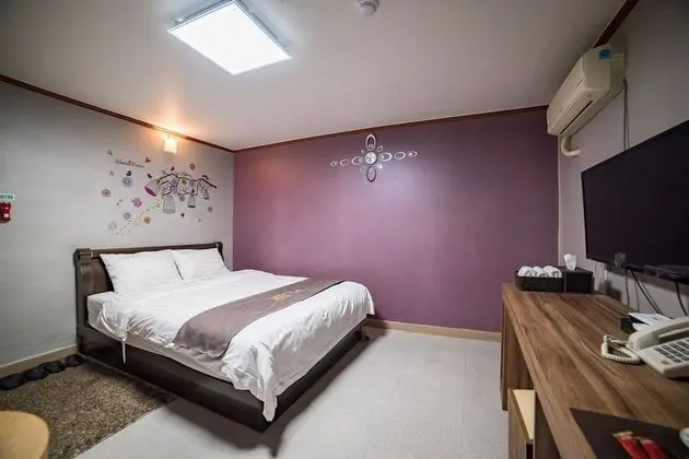 Oda (Deluxe rooms (Netflix free YouTube))