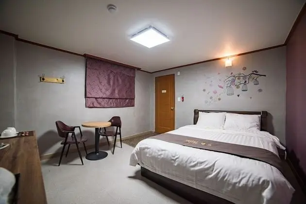 Oda (Deluxe rooms (Netflix free YouTube))