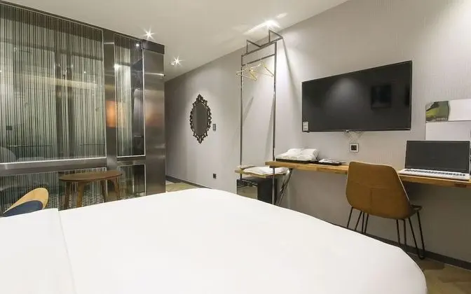 Oda (Deluxe Double (Netflix Available Hote)