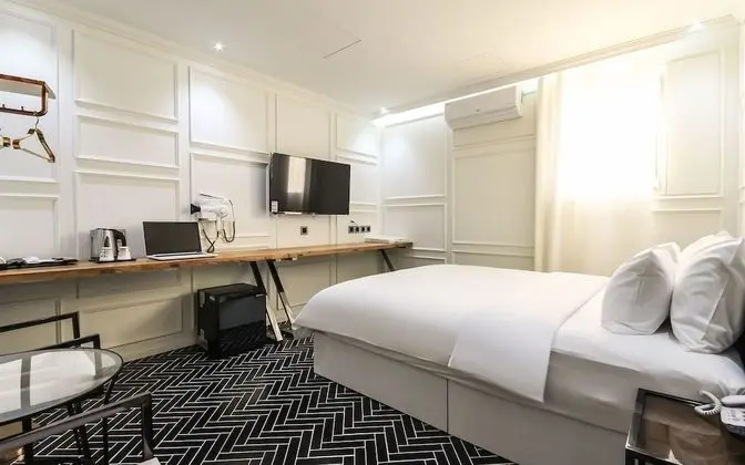 Oda (Premium Double (Bathtub) (Netflix Ava)