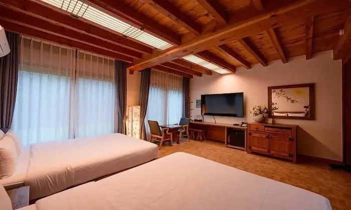Grand Twin Bed