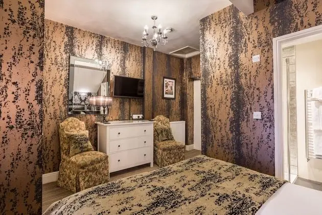 Deluxe Tek Büyük Yataklı Oda