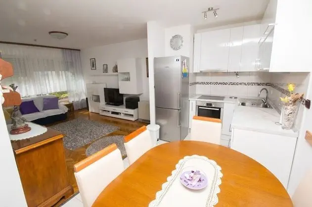 Apart Daire (Jerko - 200 m from beach - A1(3+2))