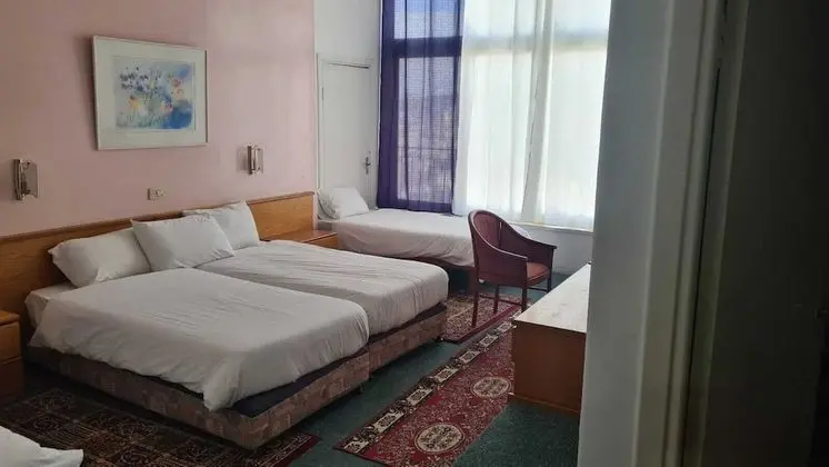 Üç Kişilik Oda, 3 Tek Kişilik Yatak