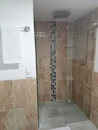 Classic Tek Büyük Yataklı Oda (203)