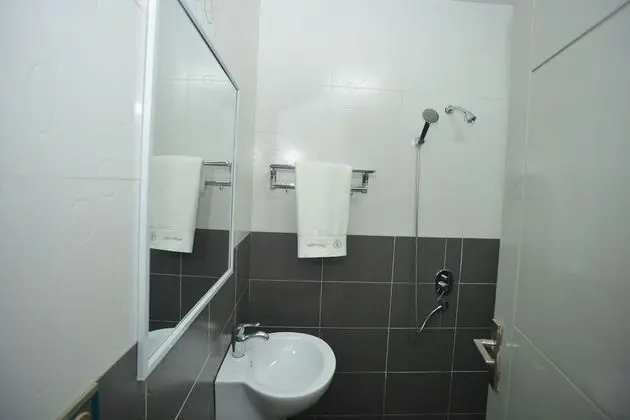 Senior Tek Büyük Yataklı Oda