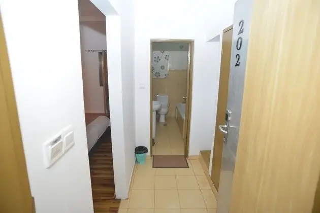 Senior Tek Büyük Yataklı Oda
