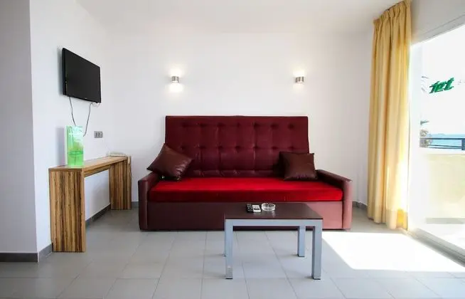 Superior Apart Daire, 2 Yatak Odası, 2 Banyolu, Denize Sıfır