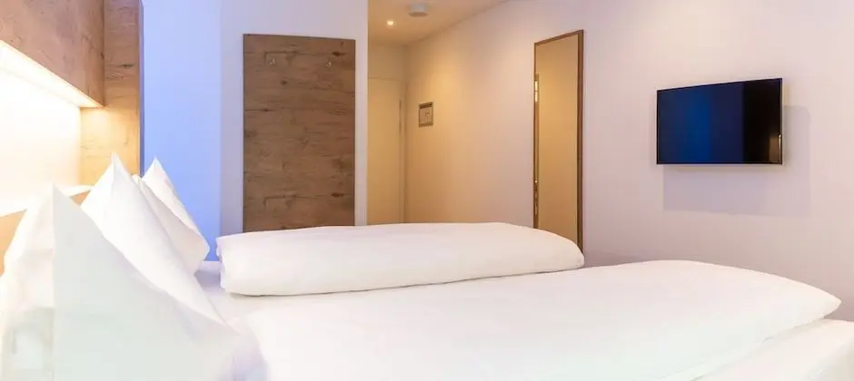 Comfort Tek Büyük veya İki Ayrı Yataklı Oda