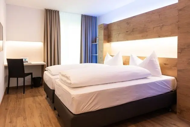 Comfort Tek Büyük veya İki Ayrı Yataklı Oda