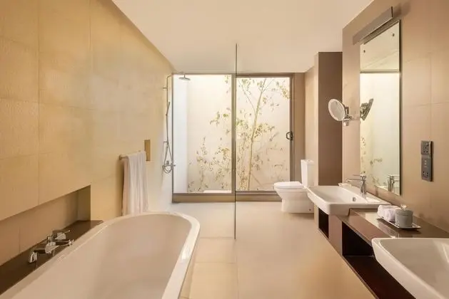Luxury Oda