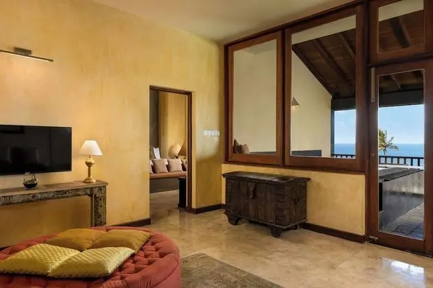 Themed Suite with Pool