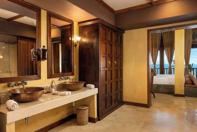 Themed Suite with Pool
