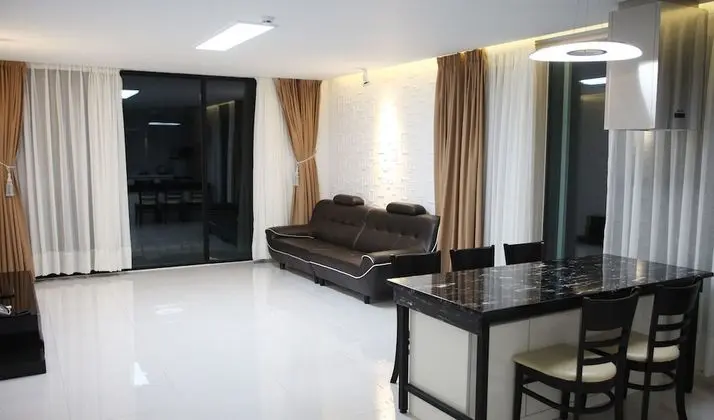 Oda (Gaonnuri, 18PY,1F, Extra fee from 4th)
