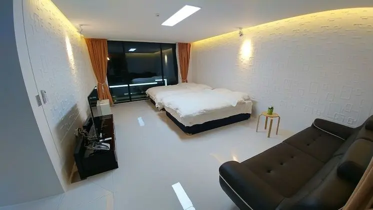 Oda (Gaonnuri, 18PY,2F, Extra fee from 4th)