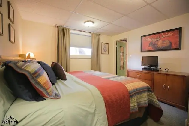 Üç Kişilik Oda, Banyolu/Duşlu (Moose Lodge)