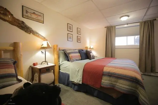 Üç Kişilik Oda, Banyolu/Duşlu (Moose Lodge)