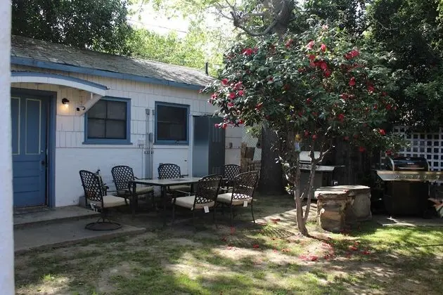 Premium Studio, 2 Queen Beds, Kitchenette, Laundry, Patio/BBQ